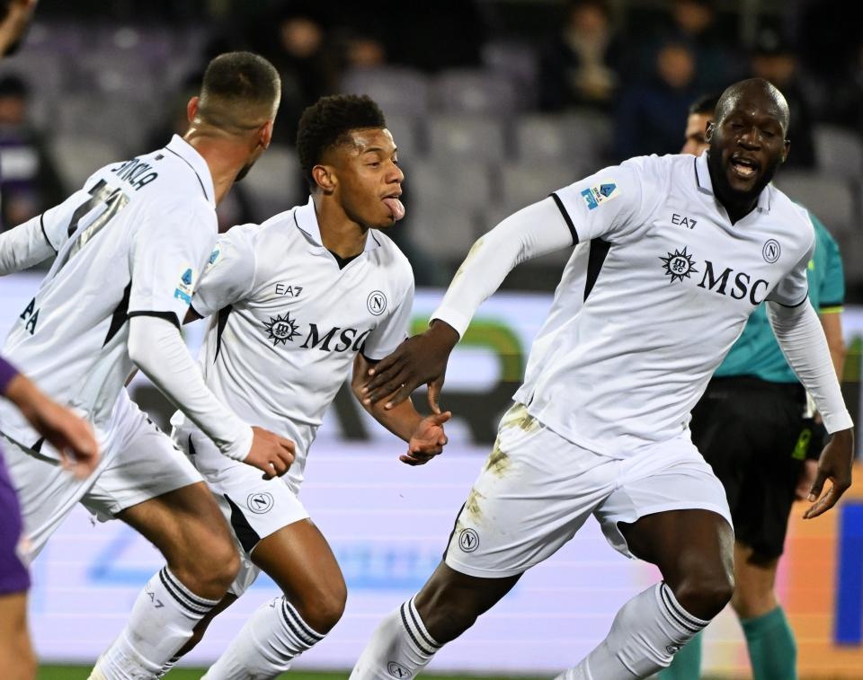 意甲冲刺阶段走向成谜，那不勒斯迎来里程碑，信心回归，团队化学反应显著